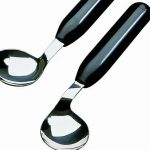 LIGHT - Colher cabo preto angulada p/ mão direita- Colher cabo preto angulada p/ mão esquerda ETAC